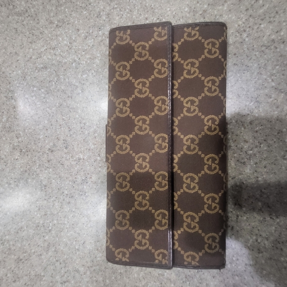 Gucci Brown Monogram Wallet - Picture 1 of 11